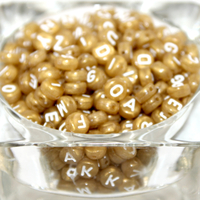 Pack of 500 - 7mm Alphabet Acrylic Flat Round Beads - Bright Gold & White