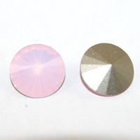 18mm 1122 Rivoli - Rose Water Opal