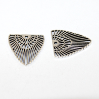 21mm x 22mm Geometric Triangular Pendant - 2 Pieces - Platinum