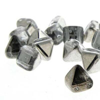 Pyramid Stud 6mm - Crystal Labrador - PYR0600030-27001 - 25 Bead Strand