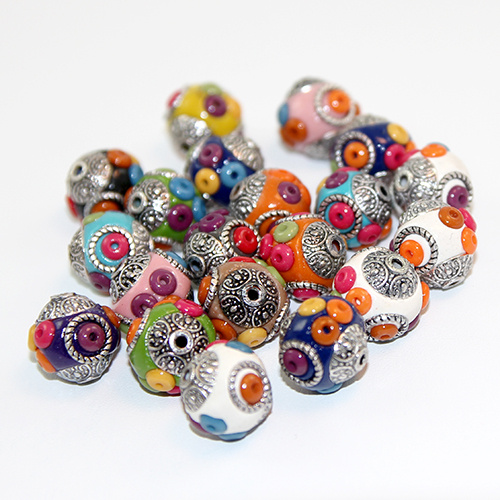 Pack of 2 - 15mm Handmade Textured Resin Beads with a Zinc Alloy Core - Mixed Colour with Antique Silver Core