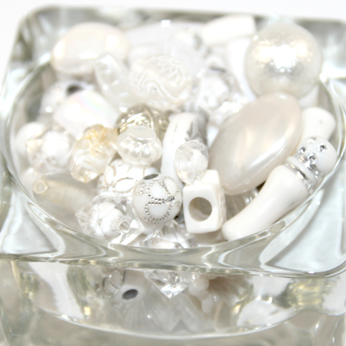 Acrylic Beads & Pendant Mix - per gram - Whites