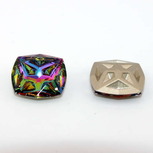 4470 - Meteroite Cushion Cut Square 18mm - Volcano - Foil