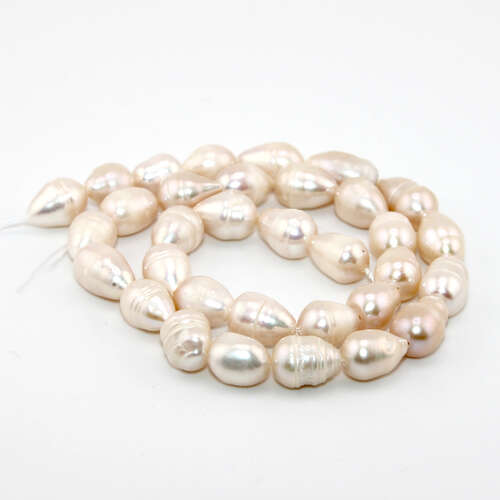 8mm - 9mm White Circled Freshwater Pearl - 35cm Strand