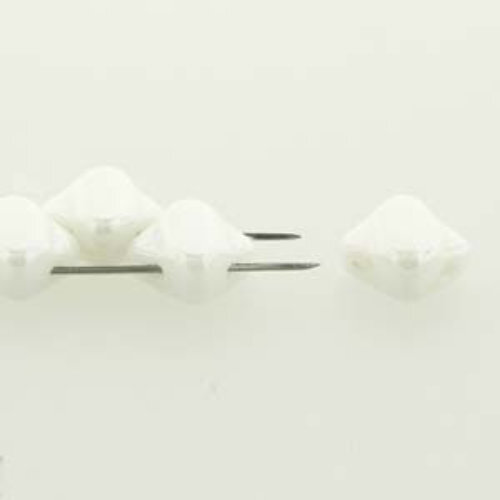 Silky 6mm - Chalk White Luster - SQ206-03000-14400 - 40 Bead Strand