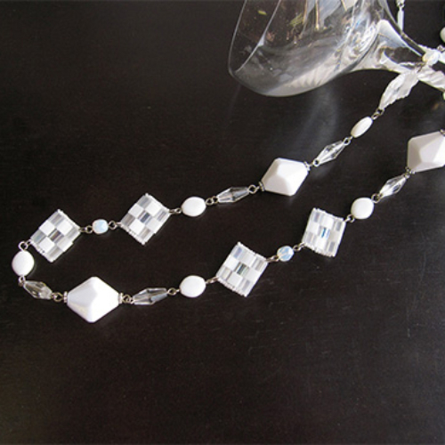 Checker Work Flower Necklace